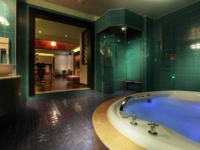 Royal Group Motel Chien Kuo Branch Kaohsiung Eksteriør billede